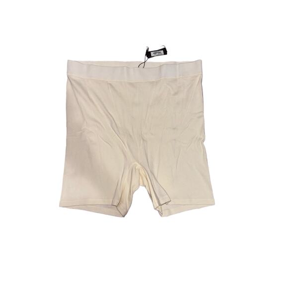 Bundle of Skims 2X sleep shorts boxer NWT bone white quartz pink logo - Picture 5 of 11